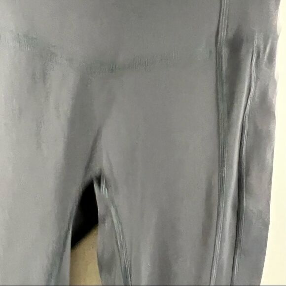 Lululemon speed tight V leggings black size 6 - Picture 10 of 10